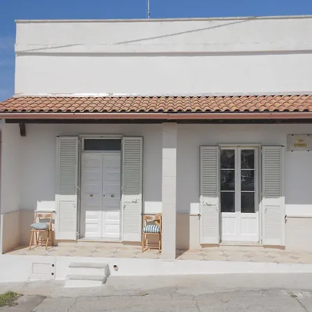 Holiday home Casetta Canale Delle Donne Marina di Mancaversa