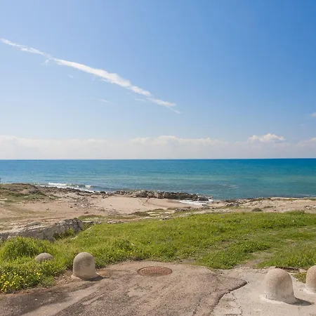 Casetta Canale Delle Donne مارينا دي مانكافيسا